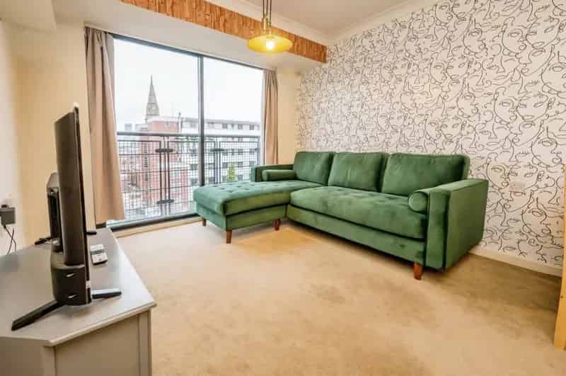 Two Bedroom Apartment Digbeth Close To City Centre Permit Parking
