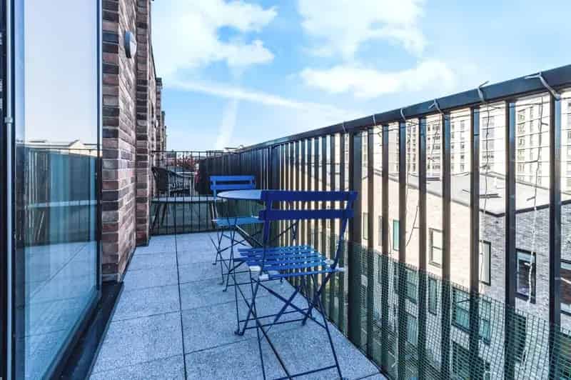 2 Bedroom Flat for Sale Manchester M4 New Islington Canal View