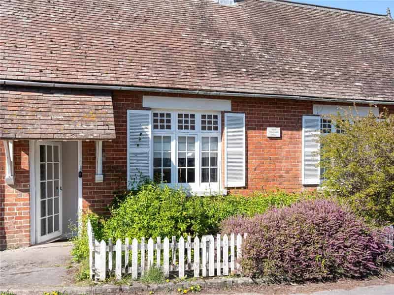 Semi-Detached House for Sale in Manton with Renovation Potential