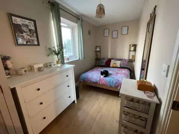2 Bed Flat near Elm Park Gloucester Road