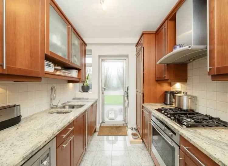 Two Bedroom Flat Near Bounds Green Underground