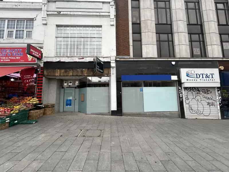 Retail Space For Lease Dagenham Heathway Excellent Transport Links