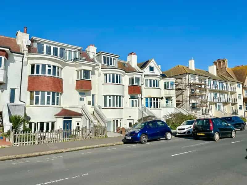 4 Bed Seafront Maisonette for Sale