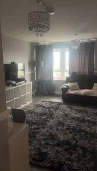 Large 2 Bed Flat Grays Essex Close to Beach Park and Shopping