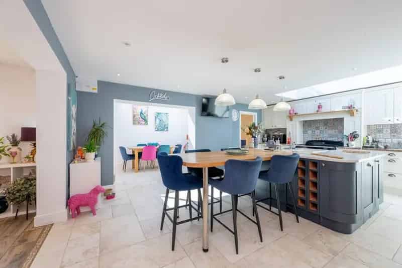 Detached House for sale with 7 bedrooms, Hillington