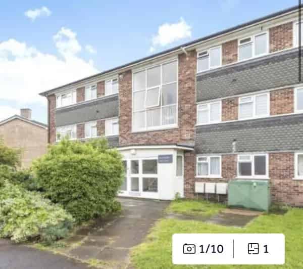 Large 2 Bed Flat Croxley Green Balcony Dining Room Family Home