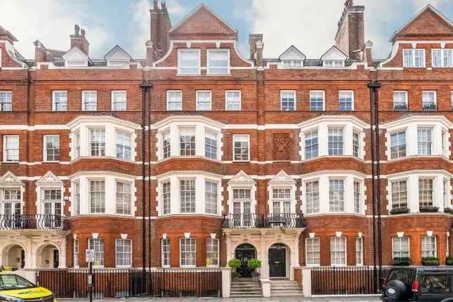 Flat for sale in Green Street, Mayfair, London W1K