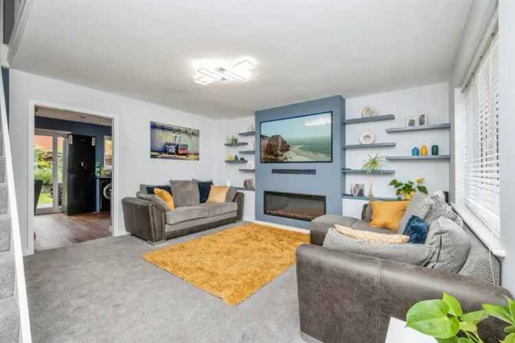 3 Bed House Brick Kiln Road Enclosed Garden Driveway Parking