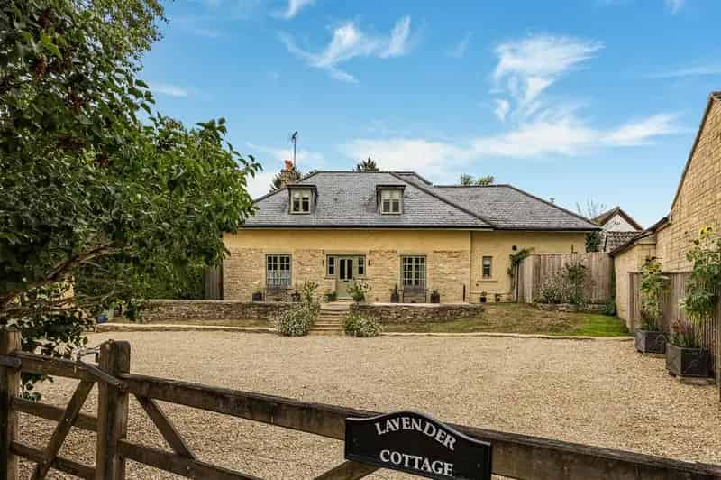 5 Bedroom Detached House for Sale in Cotswolds