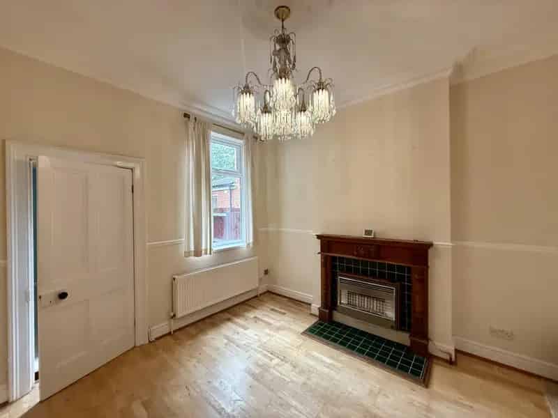 3 Bedroom House Poplar Location Zero Deposit Available