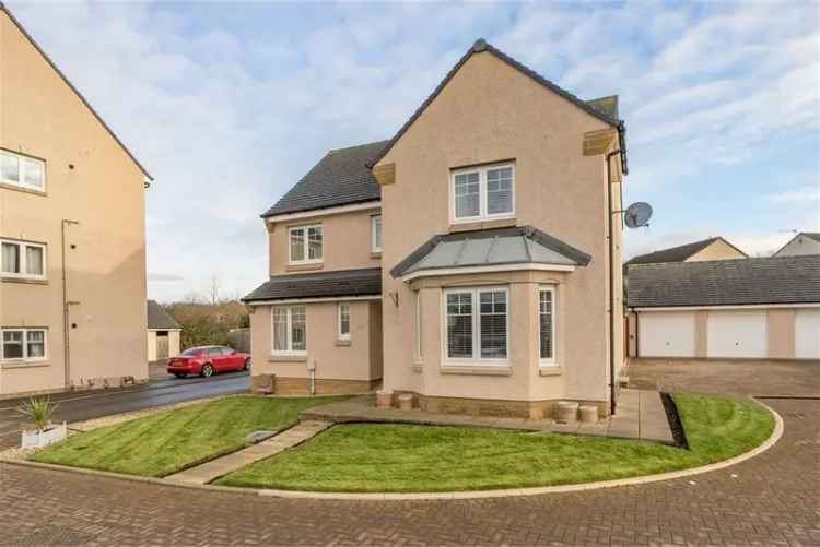 5 Bed House - Detached with 3 Reception Rooms