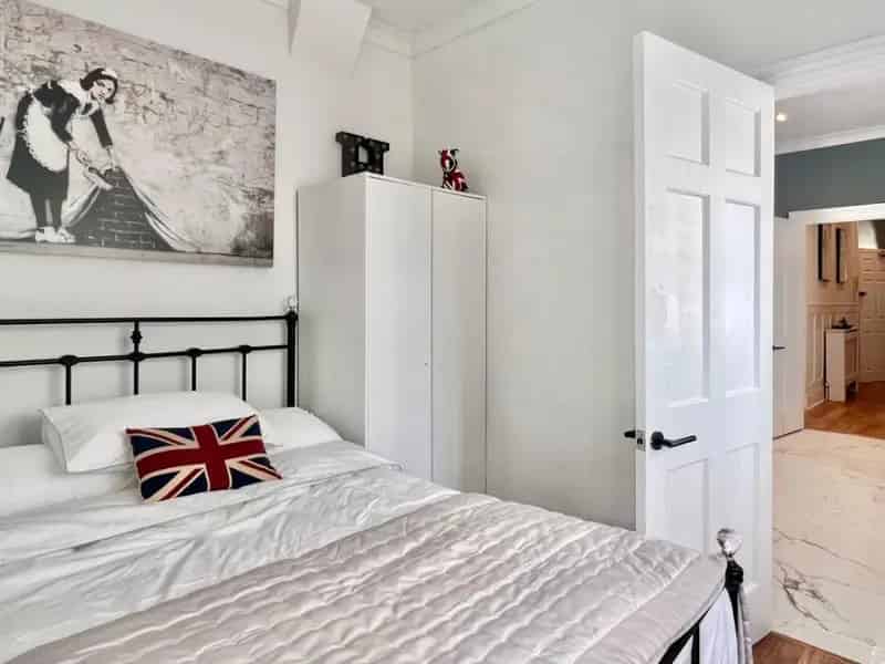 2 Bed 2 Bath Garden Flat Bexhill - Stunning Period Features