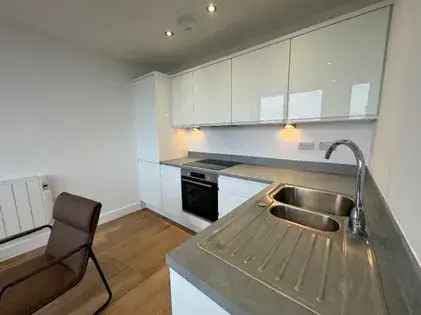1 Bedroom Apartment Manchester M16 - Modern Living with Parking