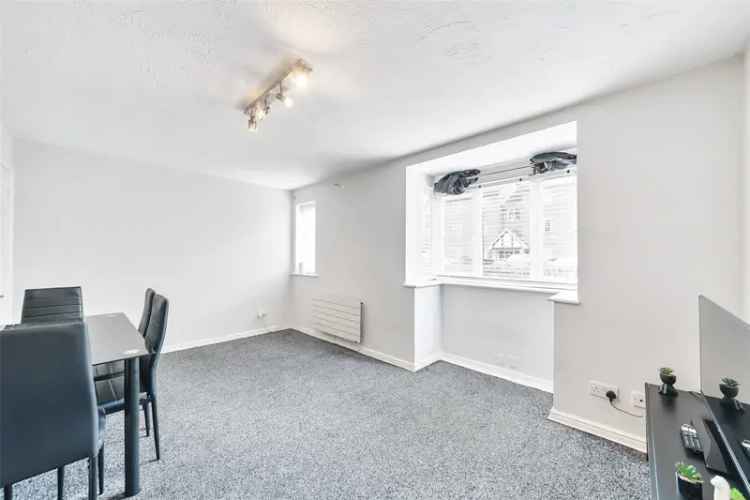1 Bedroom Flat for Sale near Streatham Common Station