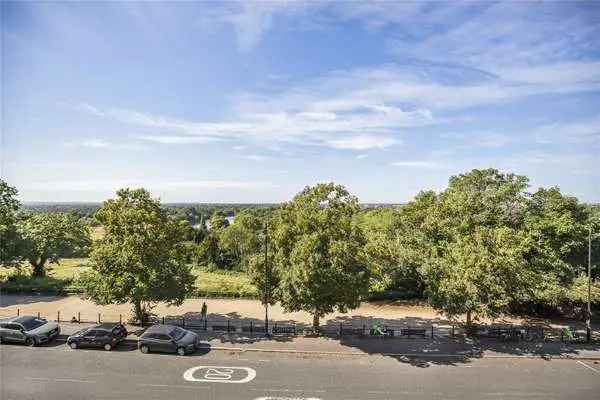 Stunning Thames View Apartment Richmond Hill TW10