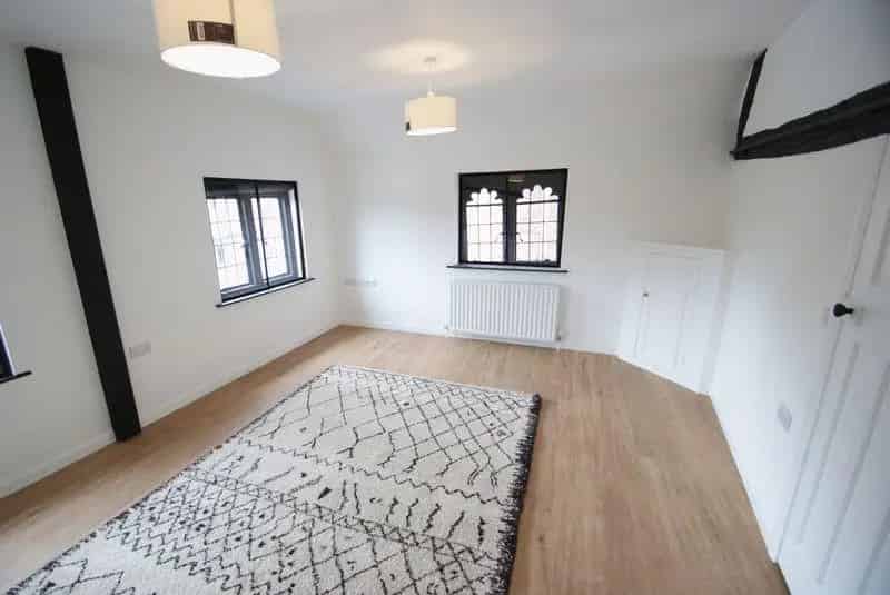 Exeter City Centre 1 Bedroom Apartment - Recently Renovated