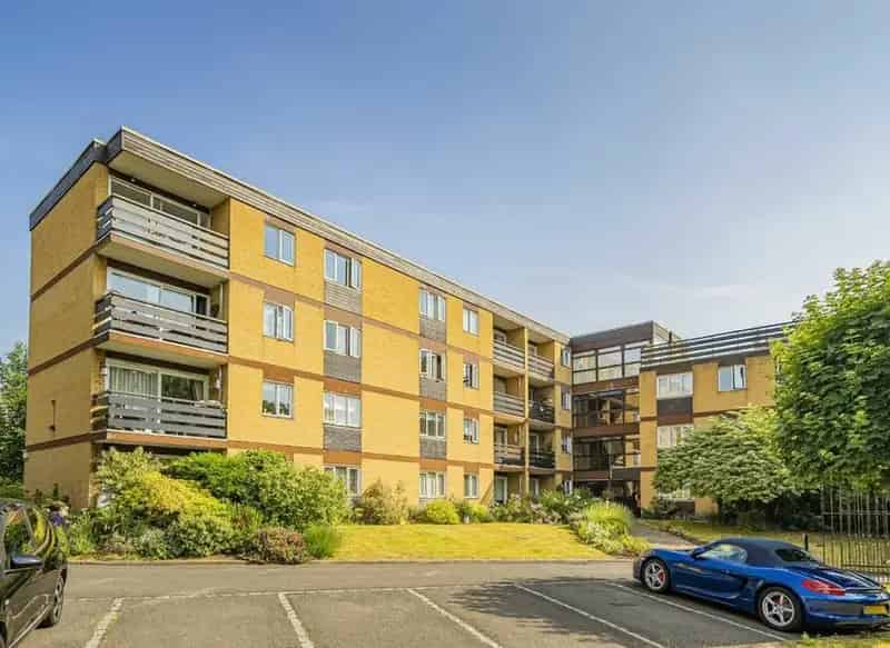 Two Double Bedroom River Thames View Property with Garage