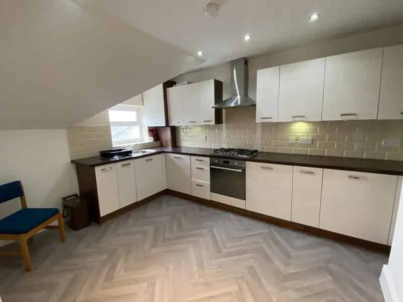 1 Bedroom Flat to Rent Near Shops