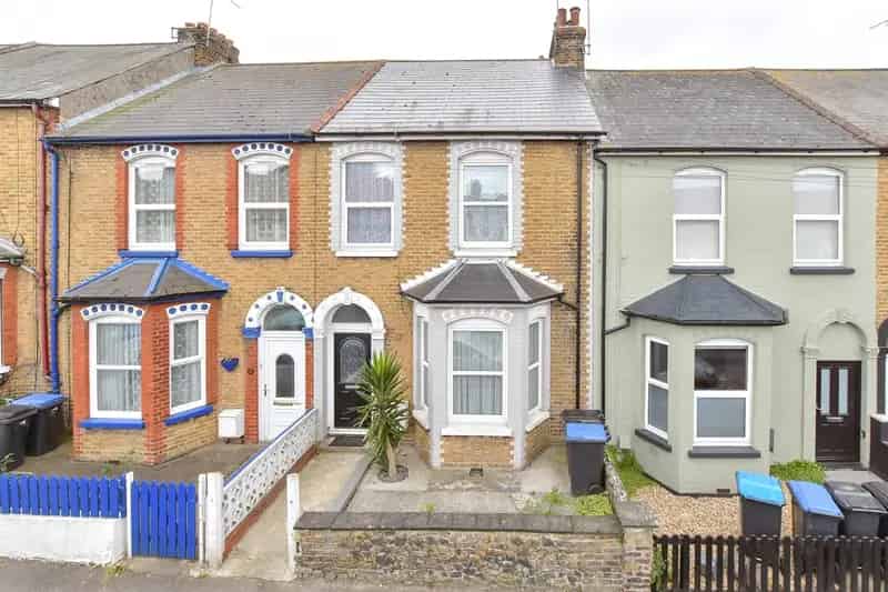 4 Bedroom Terraced House For Sale Near Hospital