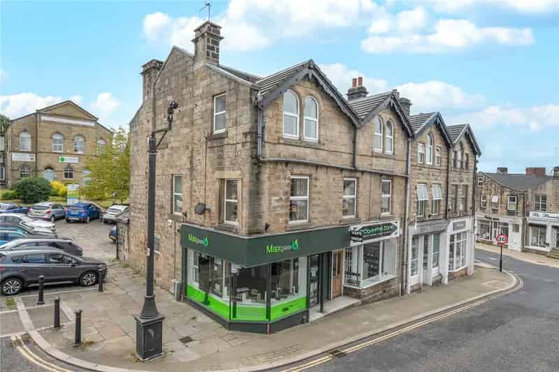 Flat For Sale , Leeds, England