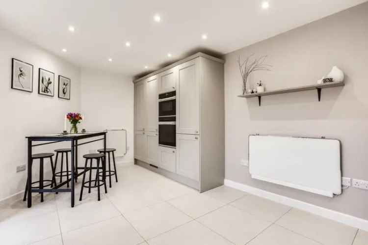 3 Bedroom Detached House for Sale Chapelthorpe WF4