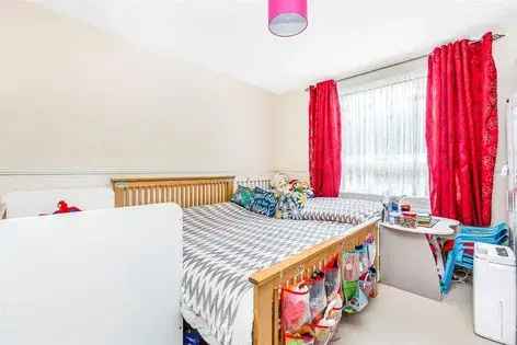 1 Bedroom Flat 65m² Putney Hill London