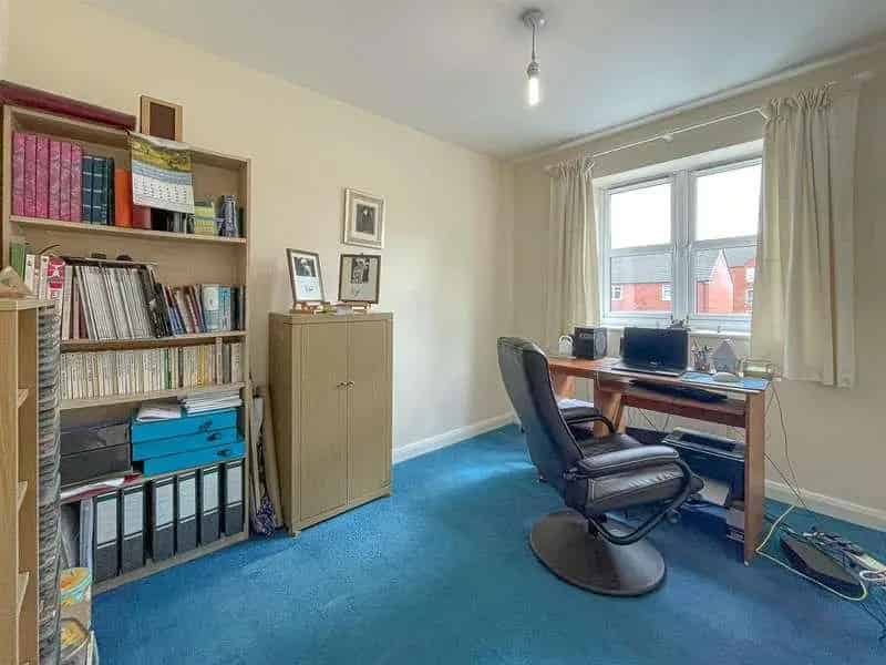 2 Bed Flat for Sale Aylestone Modern Apartment Parking Available