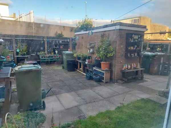 Ground Floor Wheelchair Accessible Flat with Shed