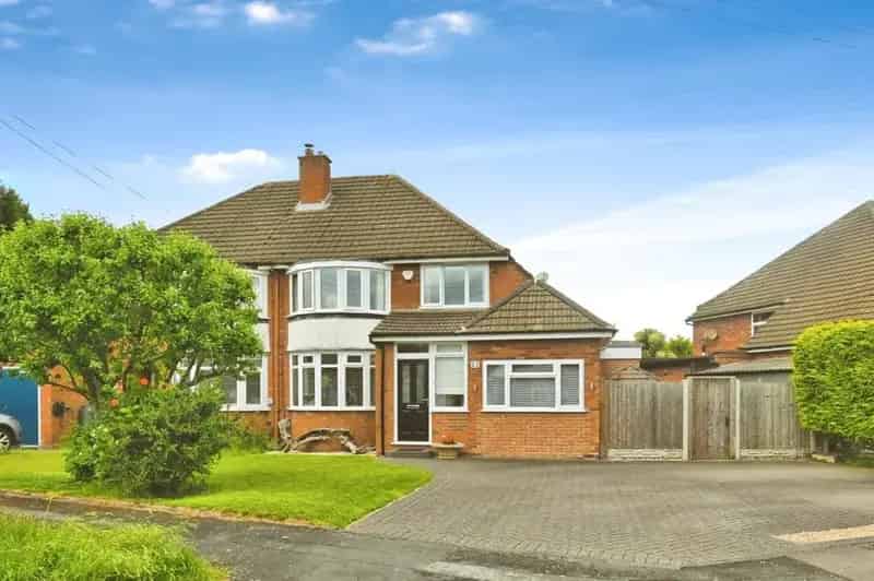 3 Bedroom Semi-Detached House for Sale