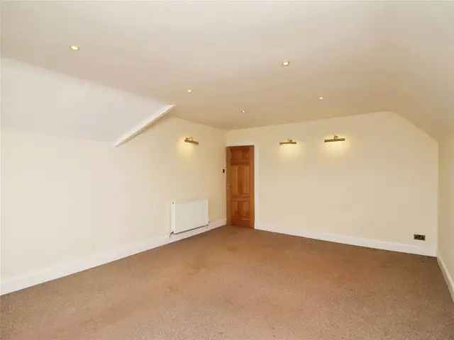 2 bedroom flat  for sale