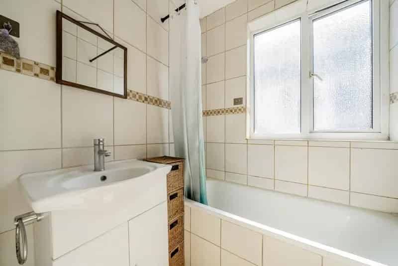 Flat For Sale , London, England