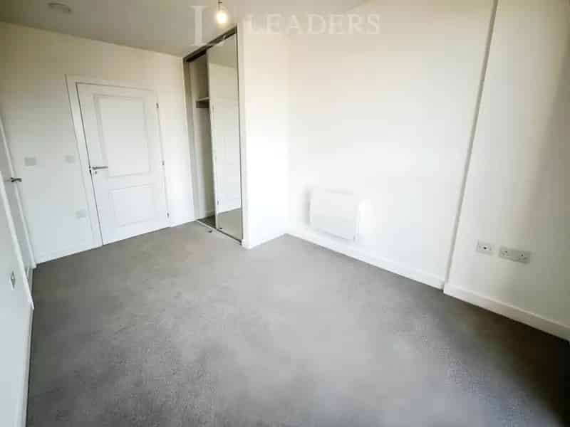 1 Bedroom Flat Belgrave Village No Deposit Option Available