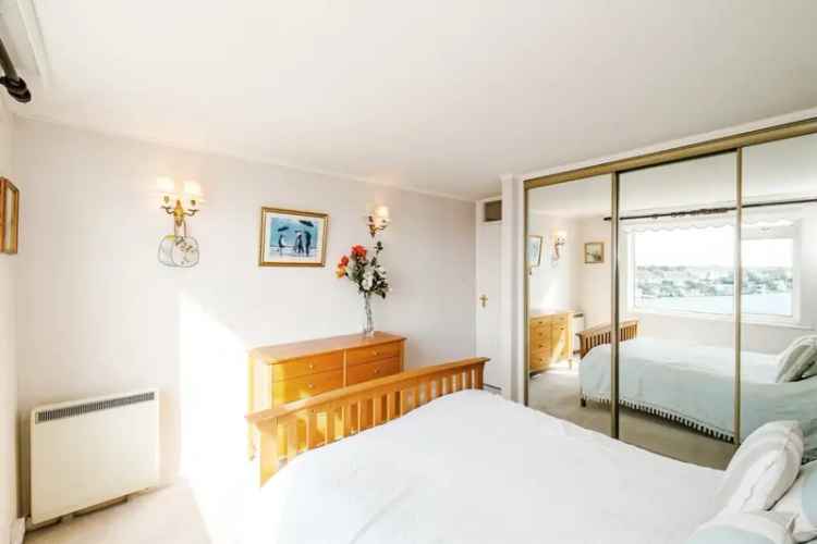 2-Bed Shoreham Beach Apartment Stunning Views Private Garage