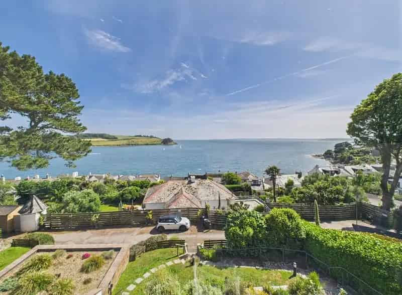 4 Bedroom Detached House with Panoramic Sea Views Near Tavern Beach