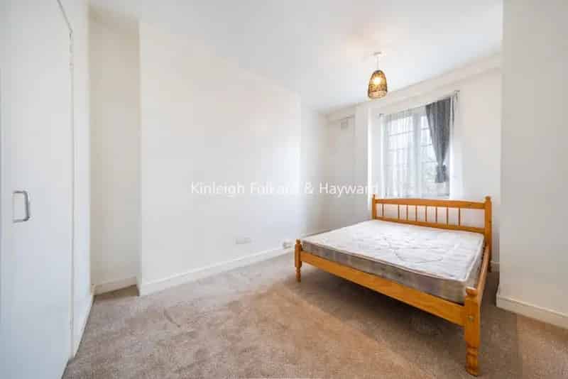 Spacious 2-Bed Apartment near Sydenham Station