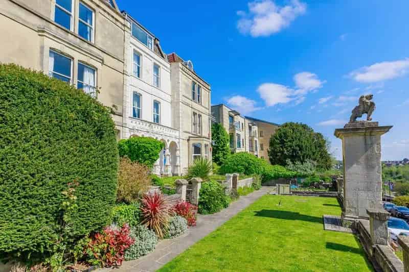 2 Bedroom Ground Floor Flat for Sale in Gloucester