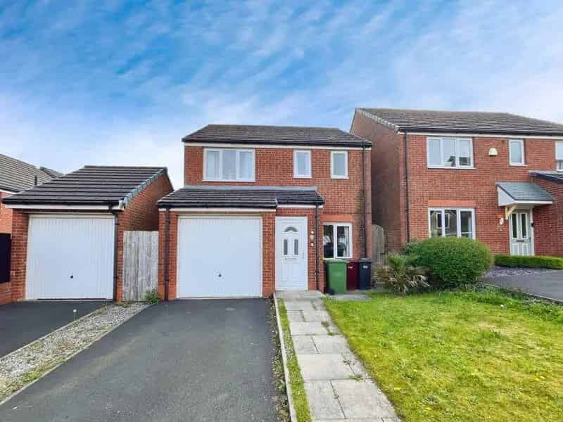 3 bedroom detached house