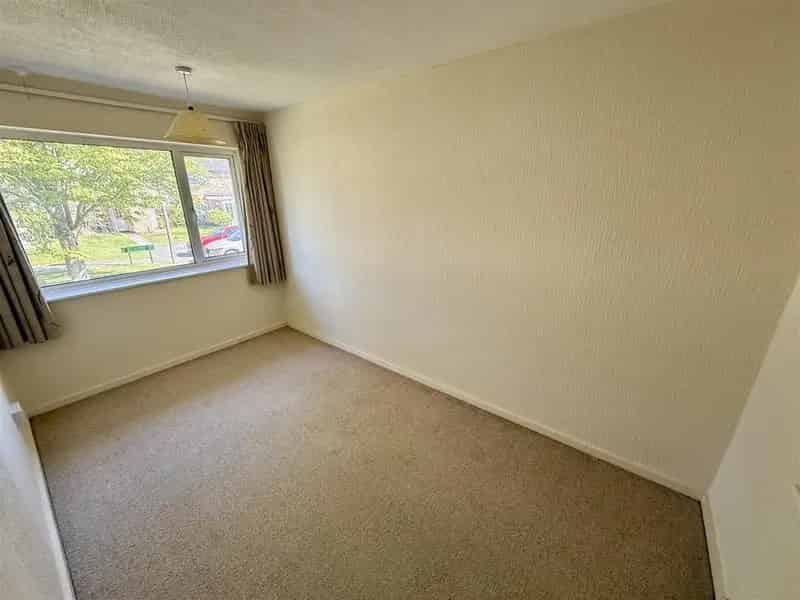 2 Bedroom Maisonette to Rent - Immediate Availability