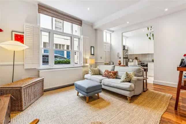 Mews house for sale in Redfield Mews, London SW5