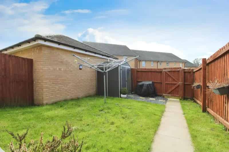 4 Bedroom Townhouse Near M4 and A48