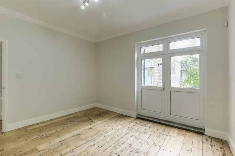 2 Bedroom Apartment House to Rent