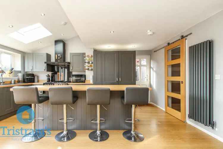 3 Bedroom Semi-Detached House to Rent