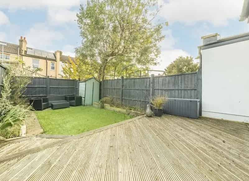 Spacious Freehold Home near Tooting with 4 Bedrooms and Private Garden