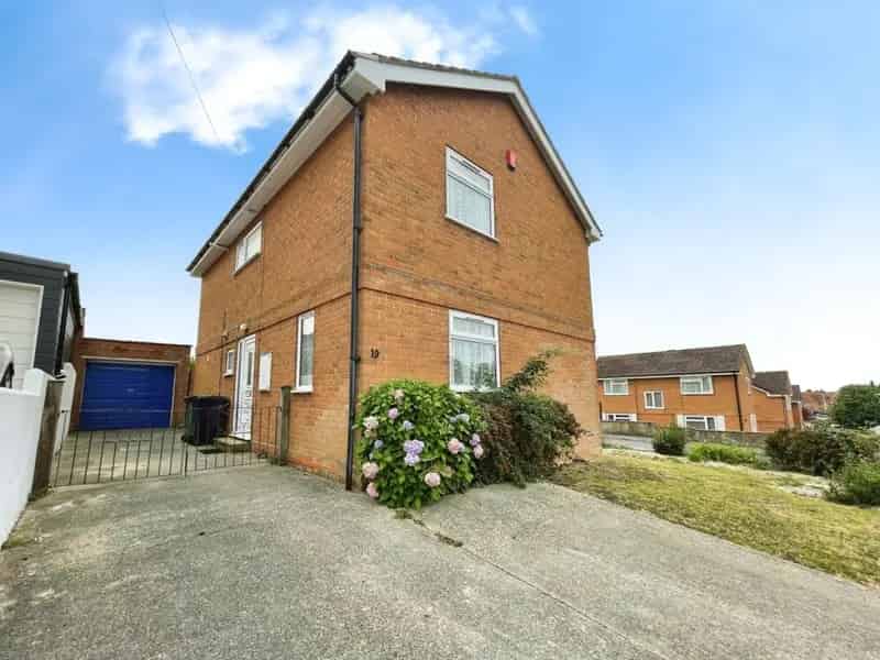 4 bedroom House
Sold STC