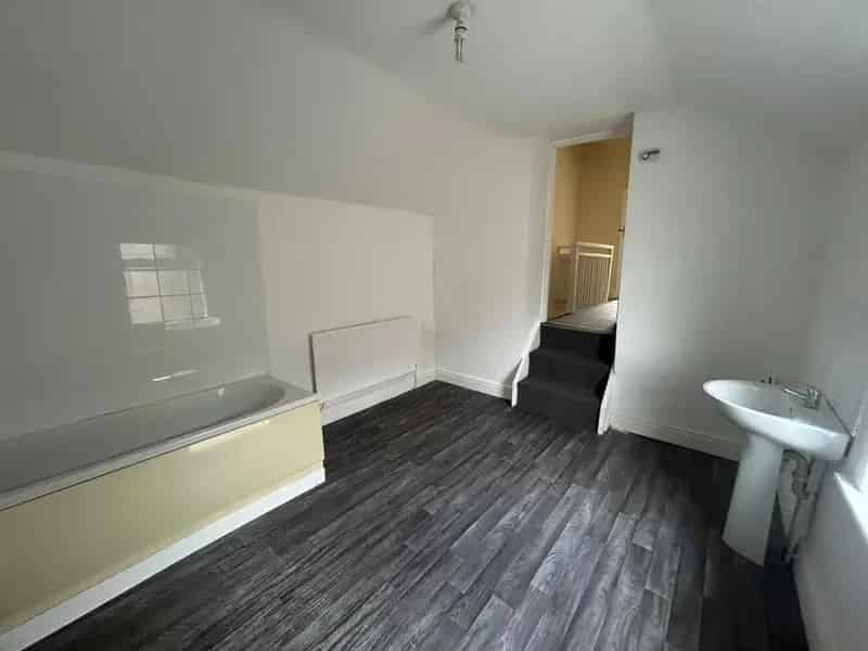 2 Bedroom Terraced House Zero Deposit Available