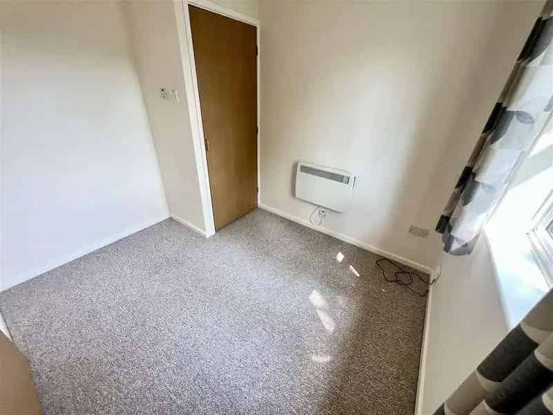 2 Bed Flat for Sale in Shirley No Upward Chain