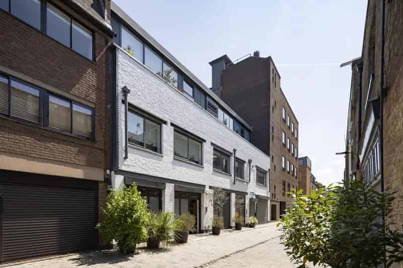 First Floor Office Brownlow Mews 981 Year Leasehold