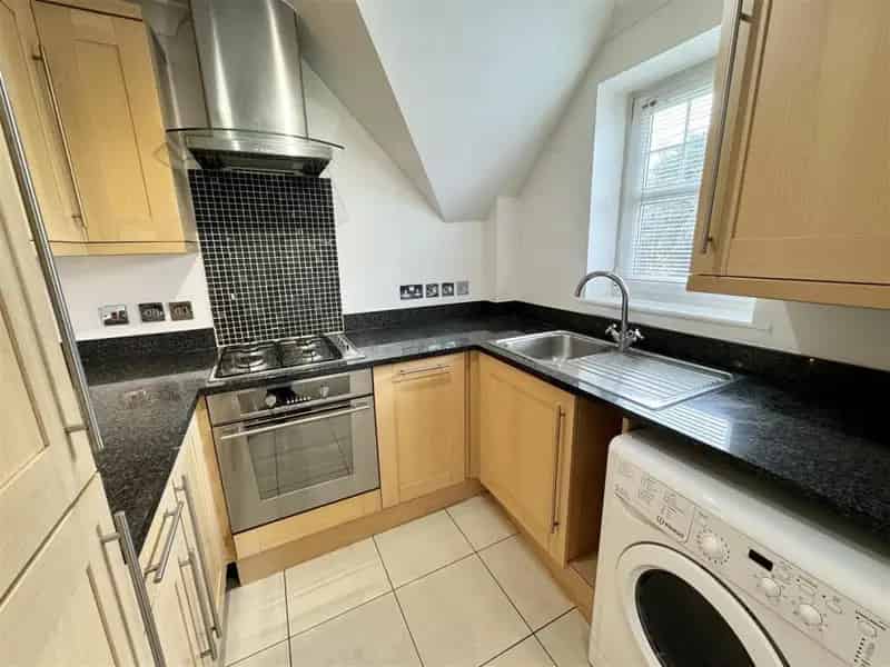 2 Bedroom Apartment Dean Park Bournemouth Gated Parking Balcony