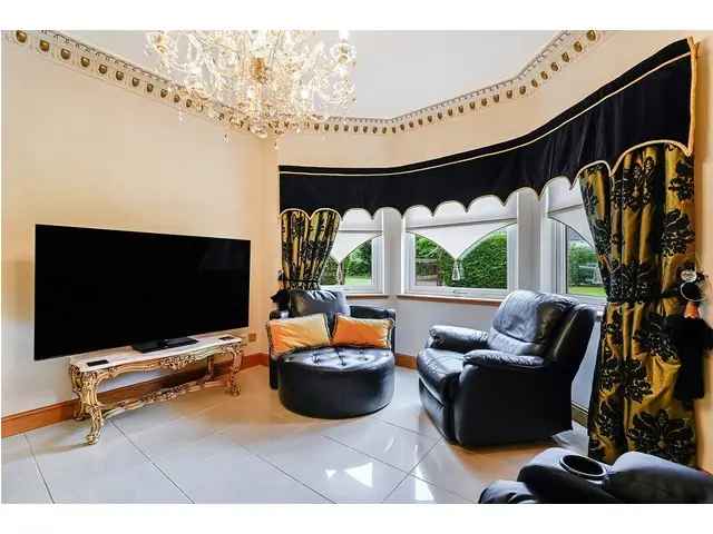 5 bedroom detached house for sale