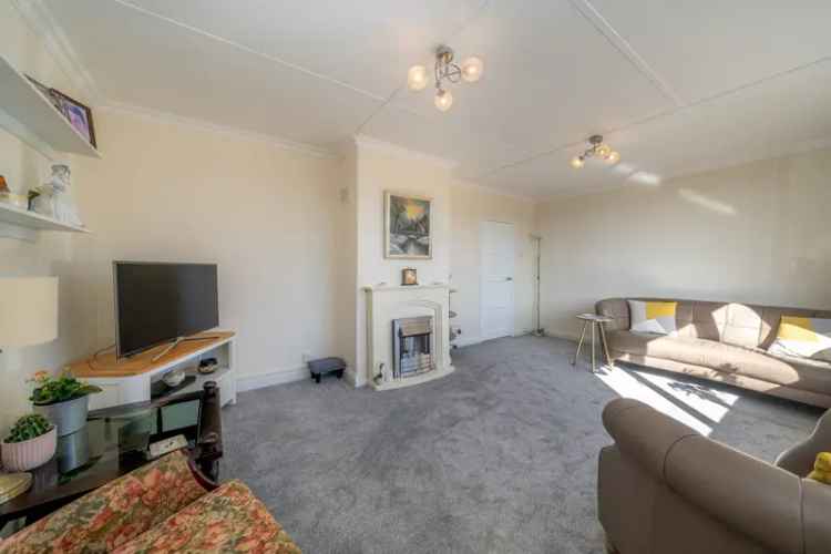 3 Bedroom Bungalow Bierton Double Glazing Gas Heating Modern Kitchen